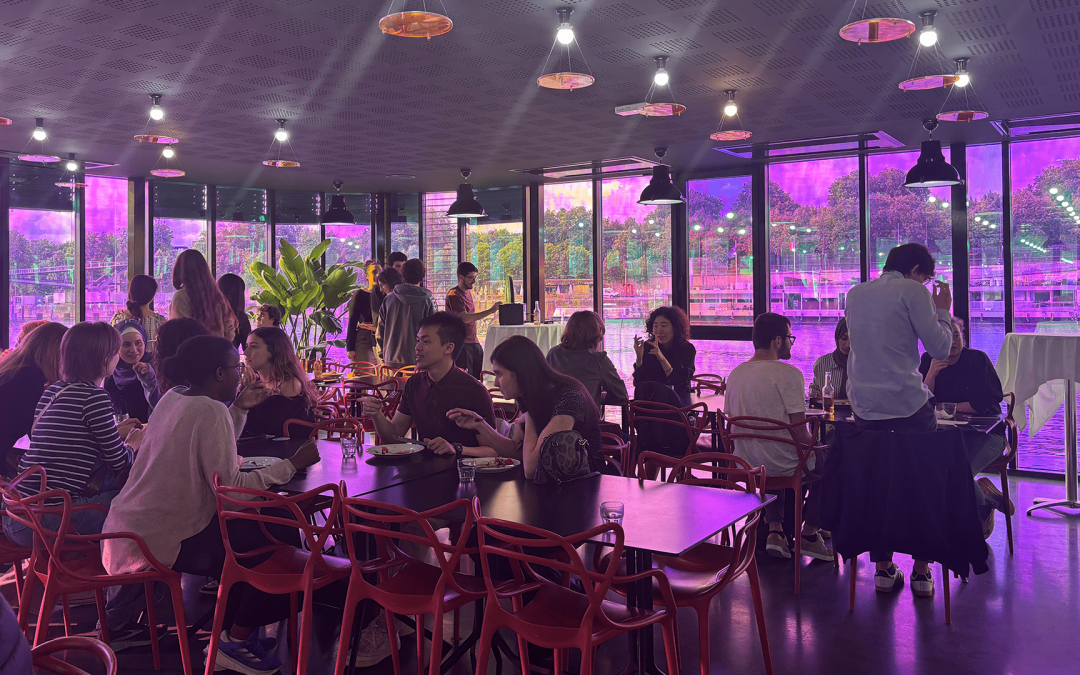 [International] Dernier repas de convivialité à la Barge du Crous pour les étudiants d’échange à la Faculté des Sciences