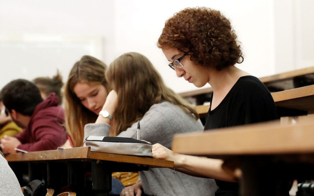 Vous cherchez une L3 ou un M2 en alternance pour la rentrée ? Des places sont encore disponibles !