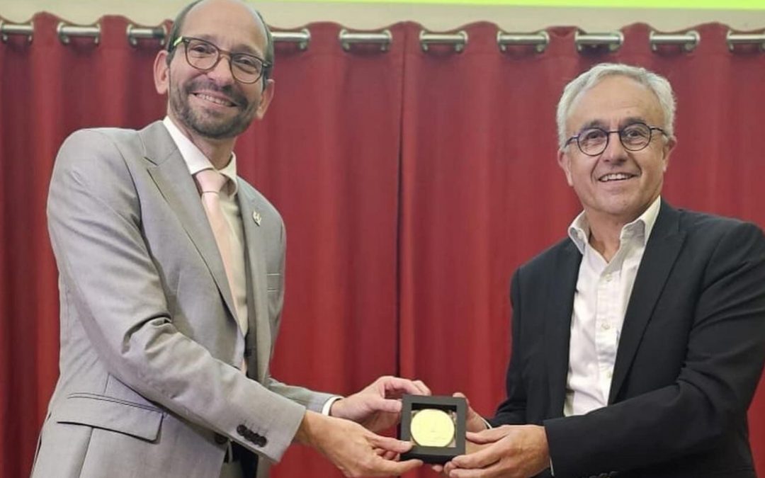 Pierre-Olivier Couraud, lauréat de la Médaille de l’engagement de l’Université Paris Cité