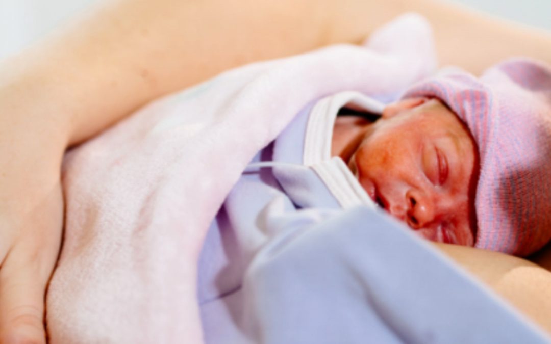 L’impact favorable du peau à peau sur le devenir neurocognitif de l’enfant né prématuré